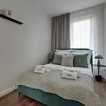 Aparthotel Scala Center & Parking By Downtown 4*