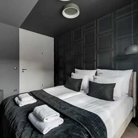 Aparthotel Scala Center & Parking By Downtown 4*