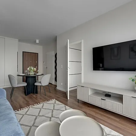 Aparthotel Scala Center & Parking By Downtown 4*